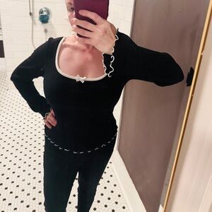 H&M Black Long Sleeve Top with White Accents Size Large